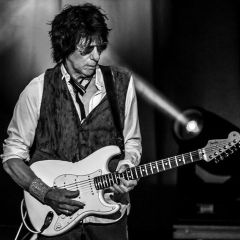 JEFF BECK AT PNC BANK ARTS CENTER