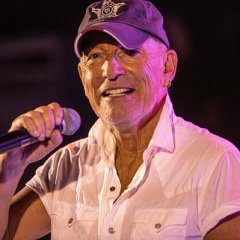 bruce-pony-9