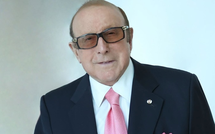 Musicians pay tribute to Clive Davis (READ HERE)