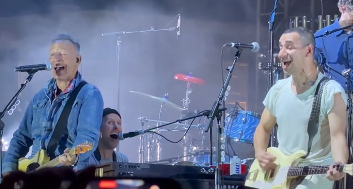 Bruce Springsteen performs with Bleachers at Stone Pony Summer Stage (WATCH HERE)